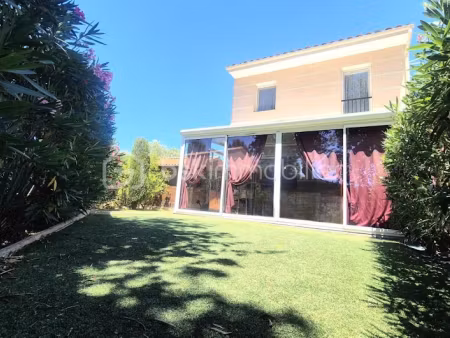 vente villa 4 pièces 89 m² à cuers (83390)  335 000 €