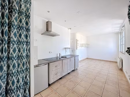 location appartement 1 pièce 23.2 m² à orleans (45000)  453 €