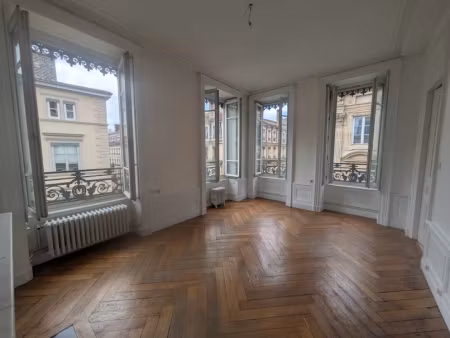 vente appartement 5 pièces 127 m² à lyon 1er (69001)  579 000 €