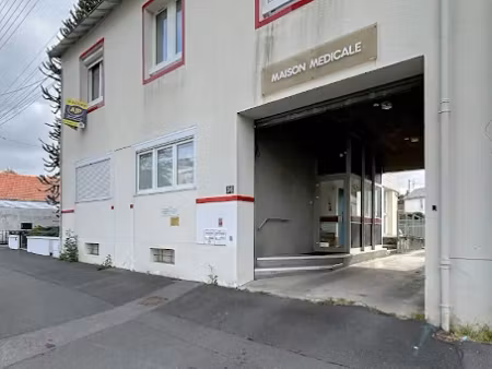 location locaux professionnels 4 pièces 121.5 m² à nantes (44000)  1 312 €