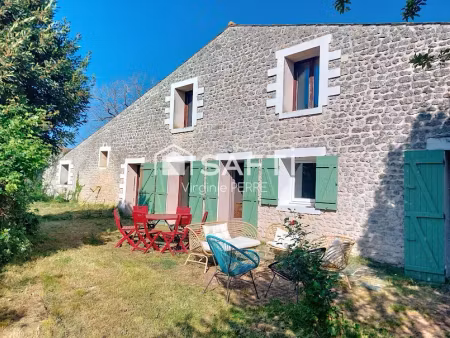 vente maison 7 pièces 200 m² à balanzac (17600)  280 000 €