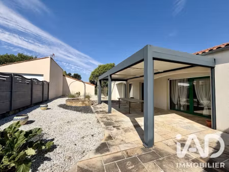 vente maison 7 pièces 181 m² à saint-georges-de-montaigu (85600)  374 000 €