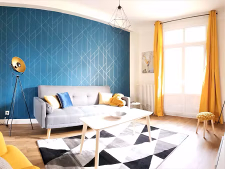 location meublée locaux professionnels 1 pièce 15 m² à clermont-ferrand (63000)  510 €