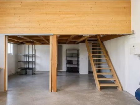 location locaux professionnels 4 pièces 82 m² à annecy (74000)  1 200 €