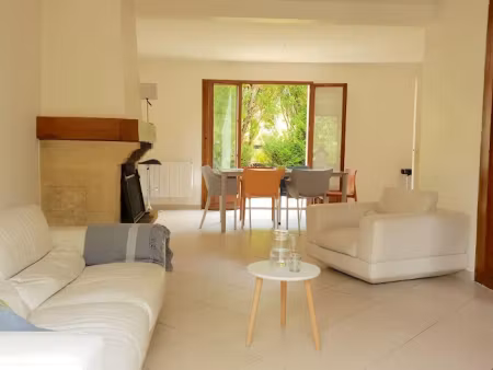 location meublée maison 5 pièces 150 m² à cergy (95000)  490 €