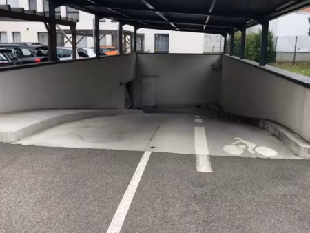 location parking à villeurbanne (69100)  69 €