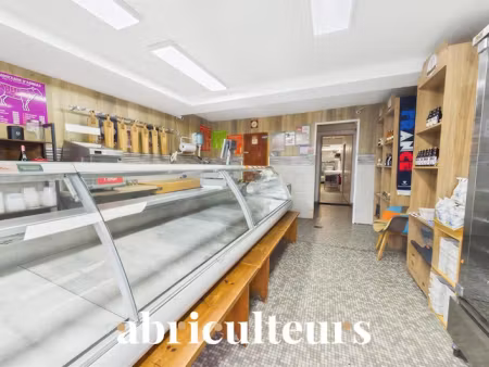 vente locaux professionnels 2 pièces 78 m² à saint-jean-d'angély (17400)  30 000 €