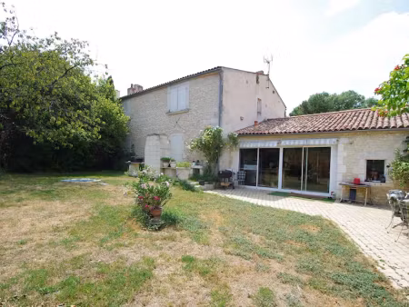 vente maison 8 pièces 300 m² à montroy (17220)  644 000 €