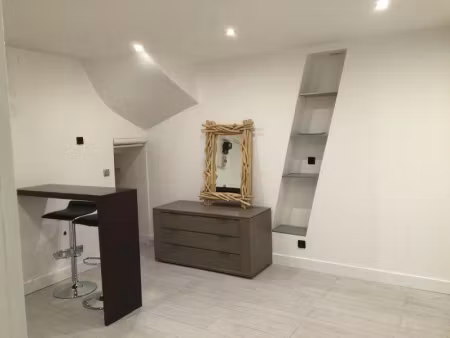 location meublée appartement 1 pièce 15 m² à paris 18ème (75018)  900 €