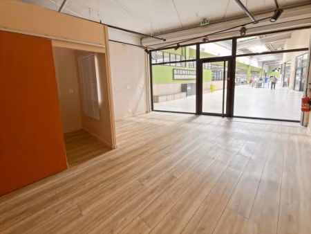 location locaux professionnels 32 m² à saint-pryvé-saint-mesmin (45750)  nan €