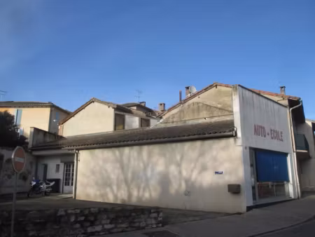 location locaux professionnels 0 pièces 70 m² à caussade (82300)  550 €