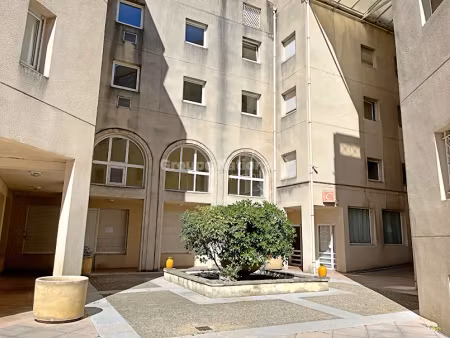 vente locaux professionnels 3 pièces 97 m² à arles (13200)  259 000 €