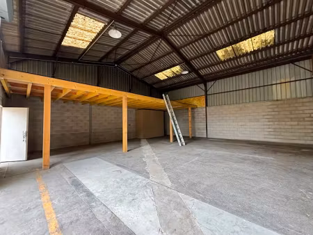 location locaux professionnels 0 pièces 253 m² à sens (89100)  1 050 €