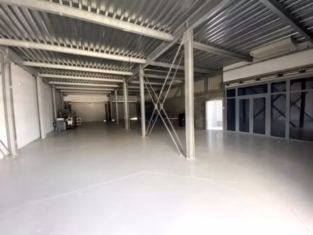 location locaux professionnels 4 pièces 480 m² à baie mahault (97122)  8 640 €