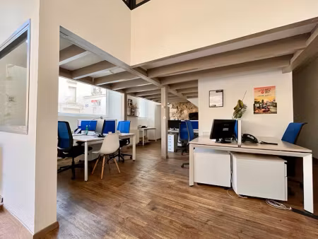 location locaux professionnels 102 m² à nantes (44000)  1 950 €