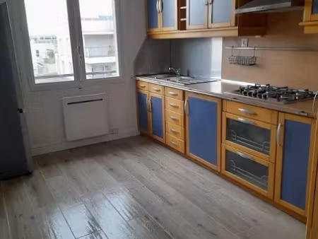 location appartement 3 pièces 70 m² à villeurbanne (69100)  908 €