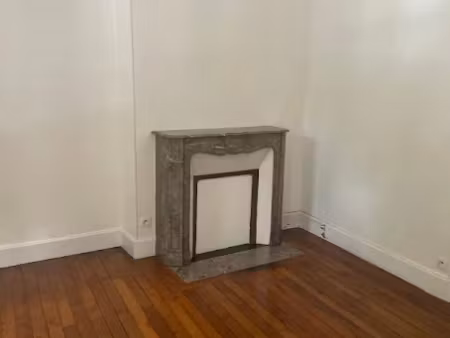 location appartement 2 pièces 45 m² à cosne-cours-sur-loire (58200)  398 €