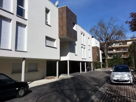 location appartement 2 pièces 43 m² à toulouse (31000)  825 €
