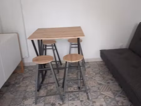 location meublée appartement 2 pièces 30 m² à saint-etienne-du-rouvray (76800)  530 €