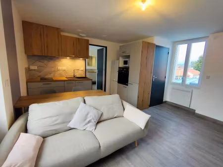 location meublée appartement 2 pièces 30.2 m² à reze (44400)  717 €