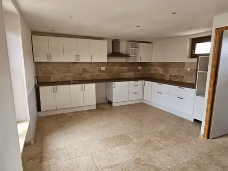 location maison 3 pièces 76.39 m² à lardiers (04230)  780 €