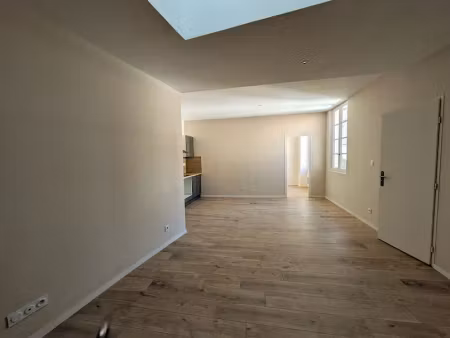 location appartement 3 pièces 56.81 m² à avignon (84000)  650 €