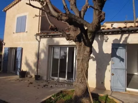 location maison 4 pièces 81 m² à opio (06650)  1 600 €