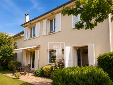 location maison 8 pièces 188 m² à croissy-sur-seine (78290)  4 800 €