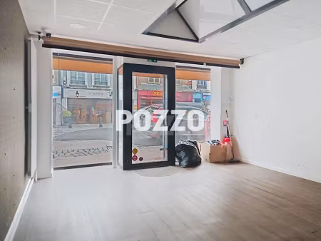 location locaux professionnels 2 pièces 58 m² à honfleur (14600)  1 400 €