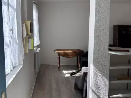 location meublée appartement 1 pièce 24 m² à clermont-ferrand (63000)  388 €