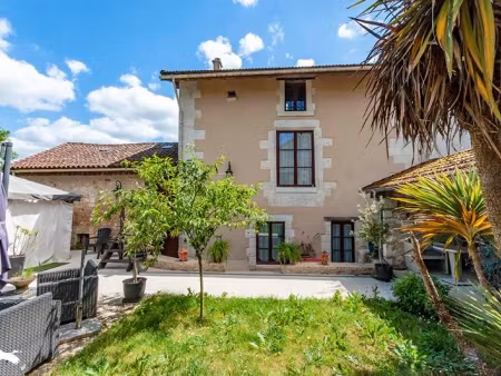 vente maison 7 pièces 225 m² à villars (24530)  179 655 €