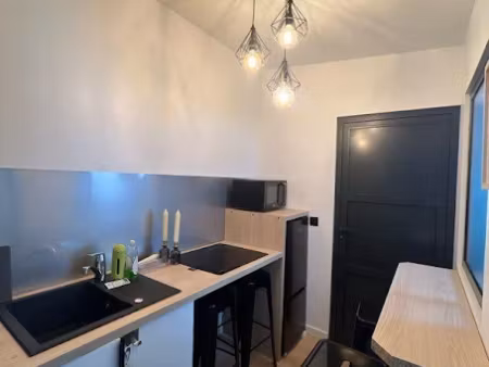 location meublée appartement 2 pièces 25 m² à aubervilliers (93300)  900 €