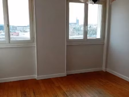 location appartement 4 pièces 67 m² à clermont-ferrand (63000)  700 €
