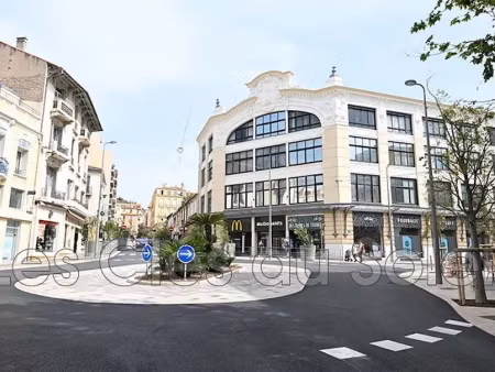 vente locaux professionnels 29 m² à hyeres (83400)  115 500 €