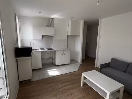 location meublée appartement 2 pièces 32 m² à paris 12ème (75012)  1 222 €