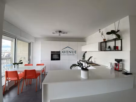 location meublée appartement 4 pièces 82 m² à paris 15ème (75015)  2 652 €