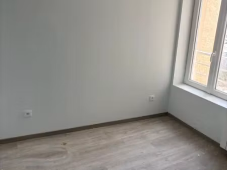 location appartement 3 pièces 55 m² à bourg-en-bresse (01000)  700 €