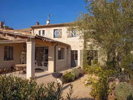 vente maison 7 pièces 200 m² à eygalières (13810)  2 650 000 €