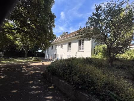 propriété 10 pièces édifiée dans un parc de 8764 m2
