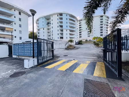fort de france t2 residence recente