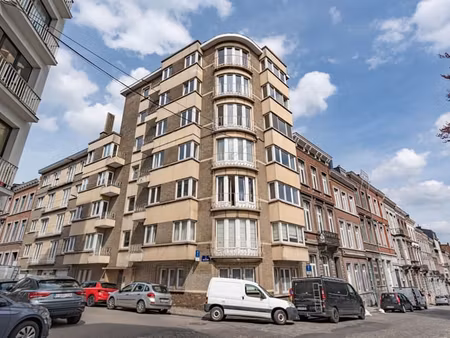 bel appartement rez-de-chaussée dans résidence calme et sécu