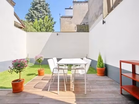 st gilles - duplex 3 chambres avec jardin