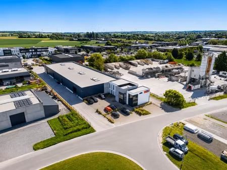 bâtiment prêt à l'emploit - 2.259m2