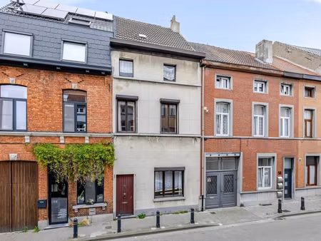 te renoveren woning  met 4 slaapkamers  centrum gent!