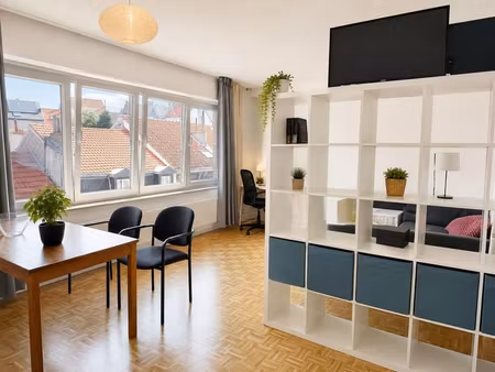 square ambiorix - appart 1 ch