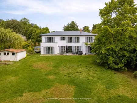 magnifique villa rénovée située dans une rue calme