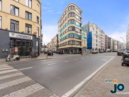 appartement d'angle spacieux  prêt à être emménagé  avec ...