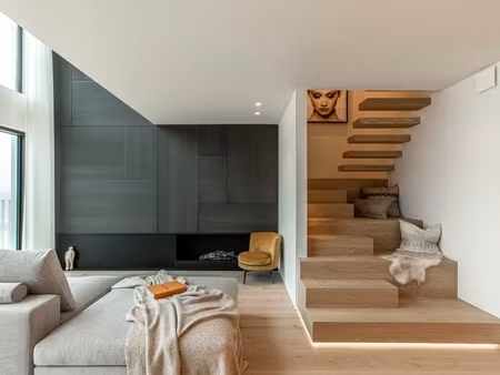 appartement en mezzanine luxueusement fini avec vue front...