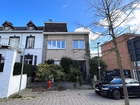 maison +/- 285m2 avec jardin & garage + terrain a batir