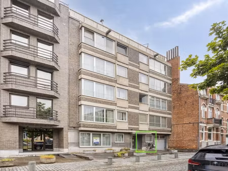 gerenoveerd gelijkvloers appartement